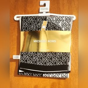 Michael Kors Beanie/Scarf